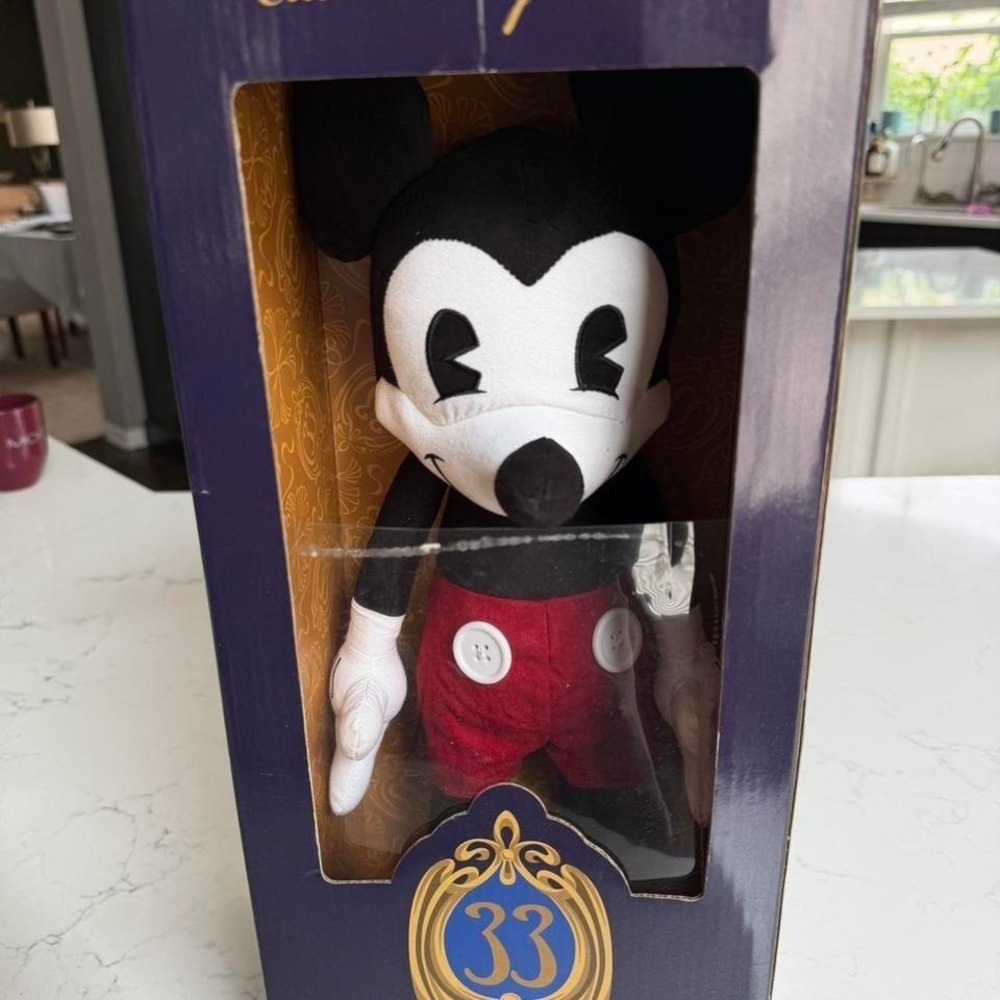 Disney Club 33 Exclusive Classic Mickey Mouse Plush Embroidered Foot Logo  Rare